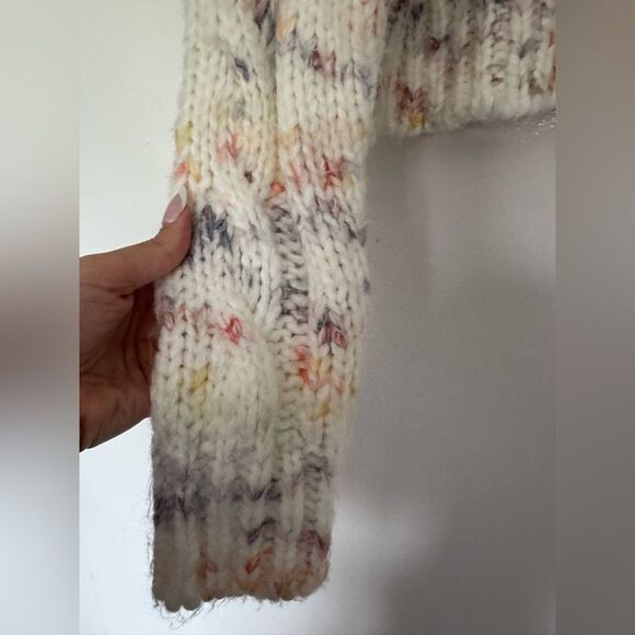 Urban Outfitters Cream Chunky Knit Cardigan Sweater Small - Picture 8 of 9